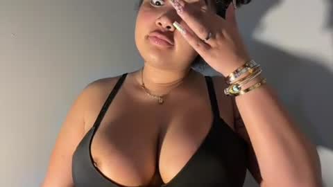Snapshot of dayqueen1 chatting on 07-11-26, 10:40 dayqueen1 online show from 07-11-26, 10:40