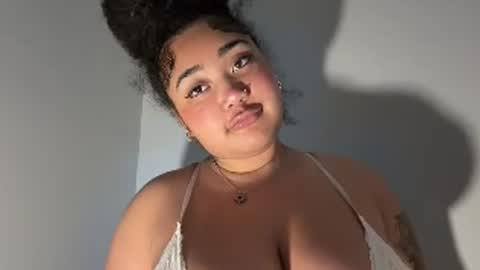 Snapshot of dayqueen1 chatting on 07-20-26, 10:39 dayqueen1 online show from 07-20-26, 10:39