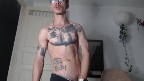 Snapshot of dazzayyy chatting on 04-28-26, 02:27 dazzayy online show from 04-28-26, 02:27