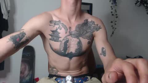 Snapshot of dazzayyy chatting on 05-25-26, 11:55 dazzayy online show from 05-25-26, 11:55