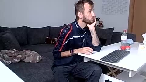 robert online show from 06-15-26, 04:31
