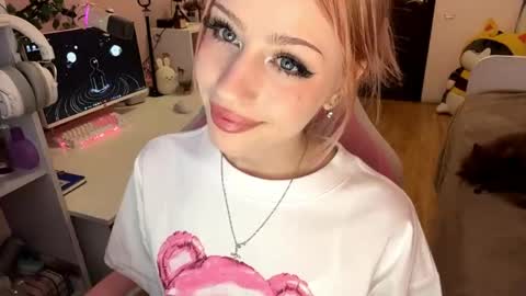 Maggie online show from 04-28-26, 01:04