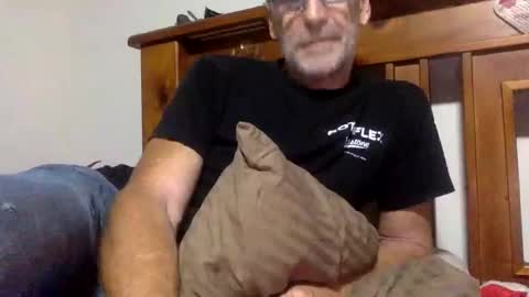 deanofflove2210 online show from 01-02-25, 12:35