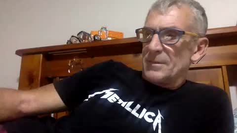 deanofflove2210 online show from 01-18-25, 08:20