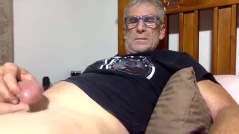 deanofflove2210 online show from 02-01-25, 03:07