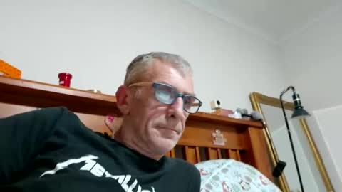 Snapshot of deanofflove221000 chatting on 01-18-25, 08:20 deanofflove221000 online show from 01-18-25, 08:20