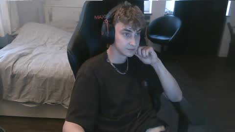 Snapshot of deanparkerx chatting on 04-29-26, 06:47 Dean online show from 04-29-26, 06:47