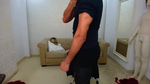 Snapshot of deanthorn chatting on 01-13-26, 11:37 DeanThorn online show from 01-13-26, 11:37