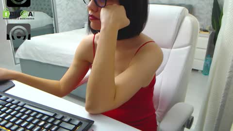 Snapshot of dear_ellisse chatting on 11-17-25, 09:15 Elly online show from 11-17-25, 09:15