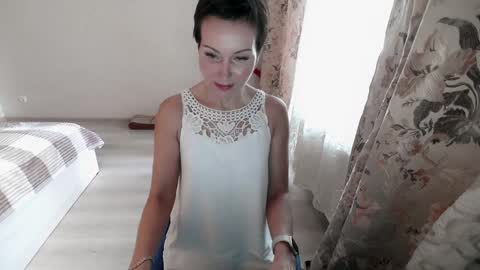 Snapshot of dear_mia_ chatting on 01-25-25, 10:08 Mia online show from 01-25-25, 10:08