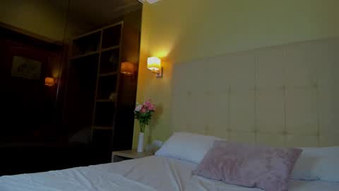 Debbie Mon Tue Fri Sun Sat GMT 3 1000am - 0400pm  online show from 12-02-25, 07:09