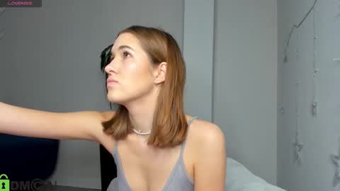 Jennifer online show from 12-22-25, 05:04