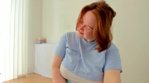 Snapshot of debbiewood chatting on 06-04-26, 05:24 DeboraDebbieDee online show from 06-04-26, 05:24