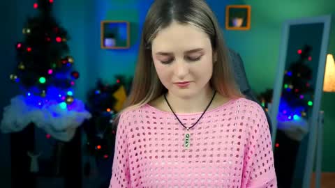 Snapshot of deboralarson chatting on 12-17-24, 08:12 Debora online show from 12-17-24, 08:12