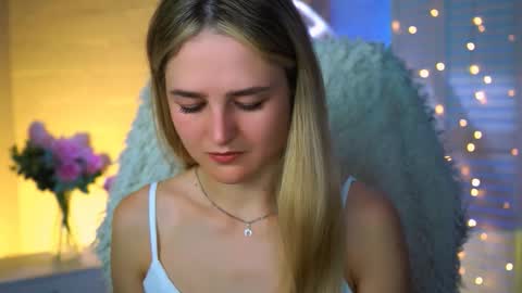 Snapshot of deboralarson chatting on 09-18-25, 03:52 Debora online show from 09-18-25, 03:52