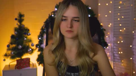 Debora online show from 12-20-25, 03:57