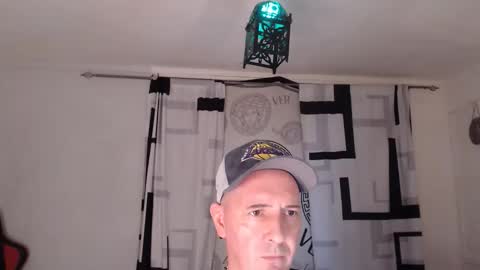 Snapshot of decusbomont chatting on 06-06-26, 10:25 decusbomont online show from 06-06-26, 10:25