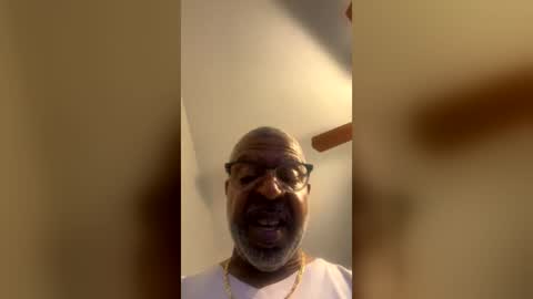 Snapshot of deedog862 chatting on 08-04-26, 01:31 deedog862 online show from 08-04-26, 01:31