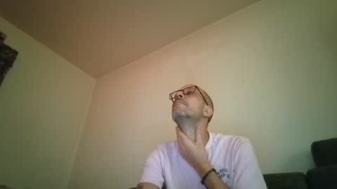 Snapshot of degrandis chatting on 11-02-25, 02:08 Luka Magic online show from 11-02-25, 02:08