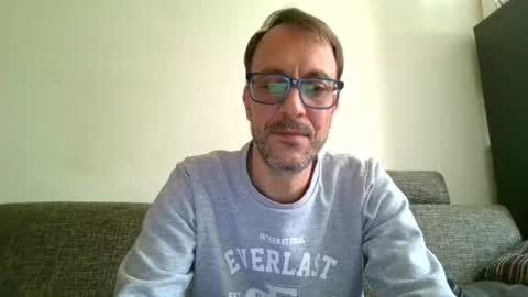 Snapshot of degrandis chatting on 06-11-26, 12:47 Luka Magic online show from 06-11-26, 12:47