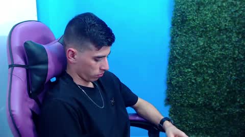 Snapshot of deiby_baby chatting on 12-10-24, 02:59 DEIBY online show from 12-10-24, 02:59