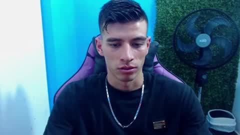 Snapshot of deiby_baby chatting on 12-20-24, 12:30 DEIBY online show from 12-20-24, 12:30