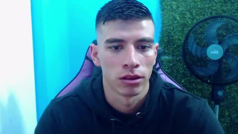 Snapshot of deiby_baby chatting on 12-21-24, 08:43 DEIBY online show from 12-21-24, 08:43