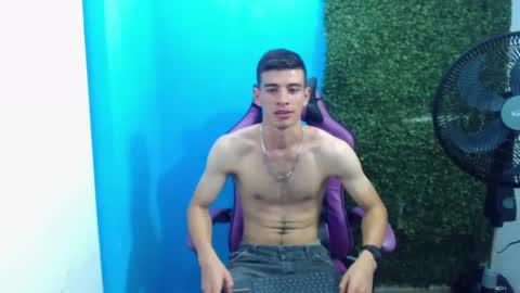 Snapshot of deiby_baby chatting on 12-31-24, 07:53 DEIBY online show from 12-31-24, 07:53