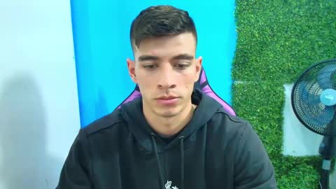 Snapshot of deiby_baby chatting on 01-28-25, 04:29 DEIBY online show from 01-28-25, 04:29