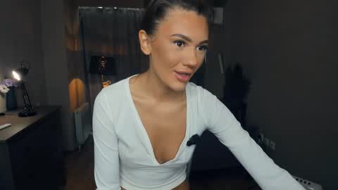 Laura online show from 05-29-26, 07:28