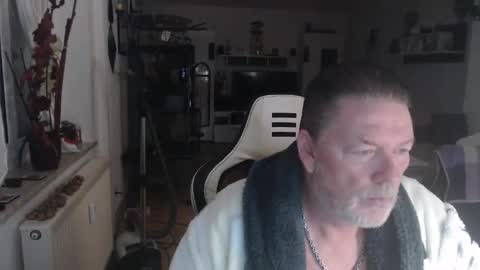 Snapshot of deinprinz2312 chatting on 10-27-25, 05:11 deinprinz2312 online show from 10-27-25, 05:11