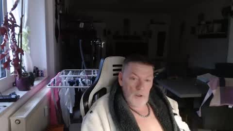 deinprinz2312 online show from 02-10-26, 06:50