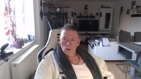 deinprinz2312 online show from 03-18-26, 06:27