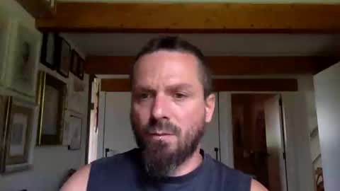 Snapshot of deivitzzz chatting on 09-12-25, 10:15 Hermes online show from 09-12-25, 10:15