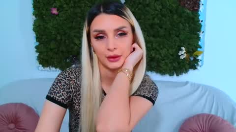 deliciaalove online show from 12-02-25, 07:20