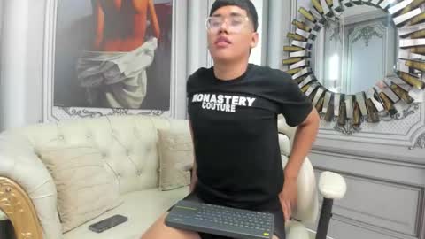 deliciousboy_18_ online show from 11-27-25, 11:23