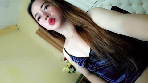 Sophie online show from 04-27-26, 01:58