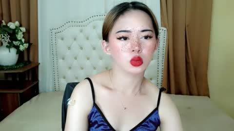 Sophie online show from 04-30-26, 07:36