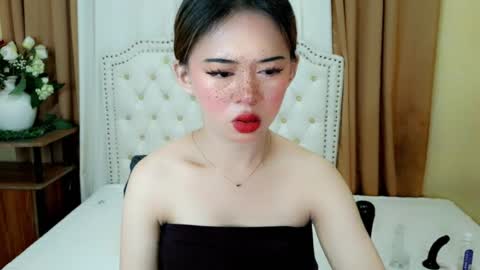 Sophie online show from 06-13-26, 02:53