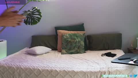 Kitty online show from 04-13-26, 07:36