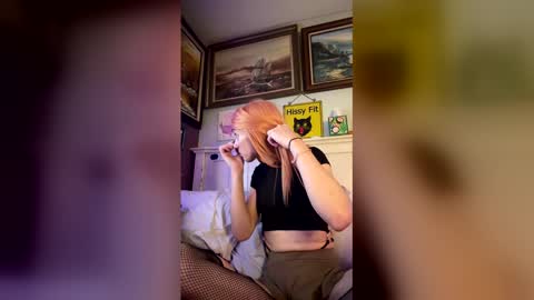 Snapshot of delilahandjuju chatting on 05-13-26, 11:22 Delilah Juju online show from 05-13-26, 11:22