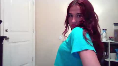 Snapshot of delilahraynee chatting on 06-10-26, 01:06 delilahraynee online show from 06-10-26, 01:06