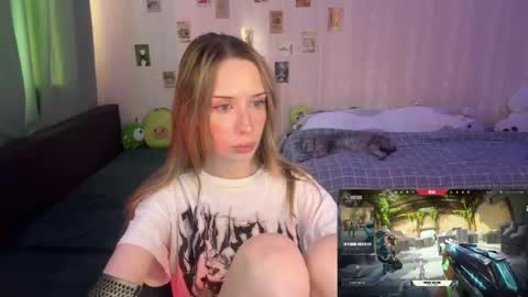Della online show from 05-19-26, 02:12