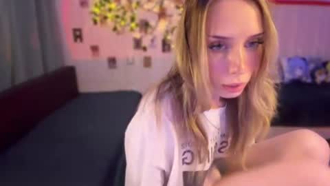 Della online show from 07-15-26, 03:50