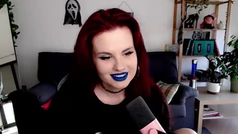 dellacrush_ online show from 11-11-25, 09:09