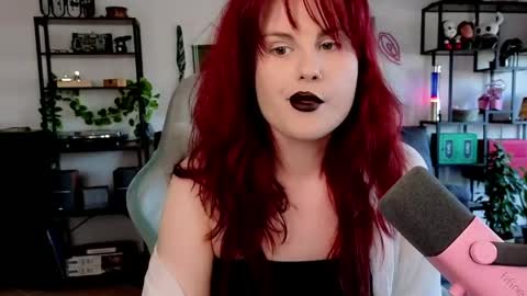 dellacrush_ online show from 04-15-26, 05:31