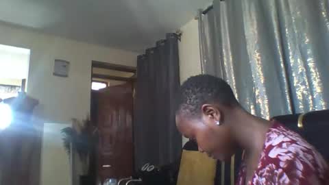 Snapshot of dellarine517299 chatting on 11-08-25, 11:54 dellarine517299 online show from 11-08-25, 11:54