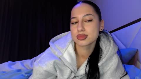 delly_love online show from 10-27-25, 06:56