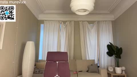 Delora online show from 12-04-25, 10:24