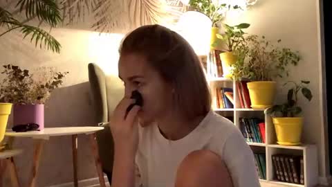 I am Lola hello world online show from 07-19-26, 01:20